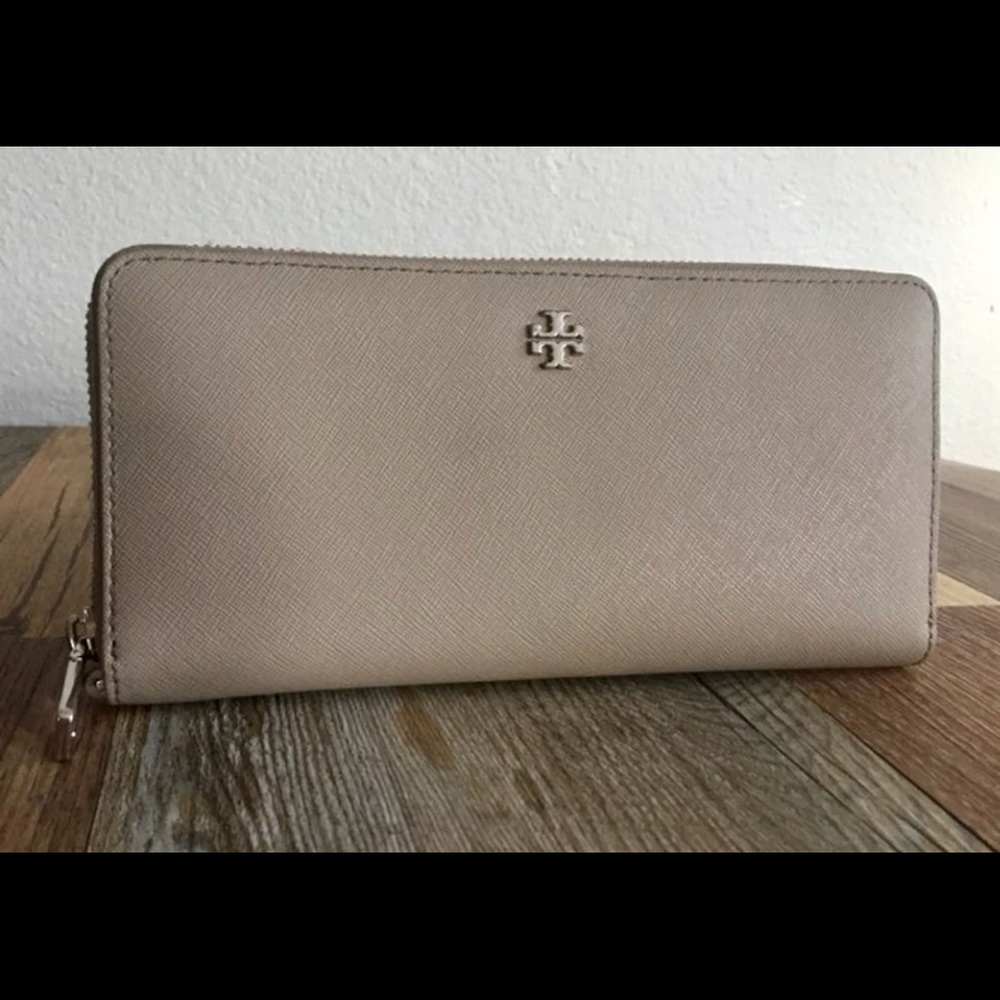 Tory Burch wallet